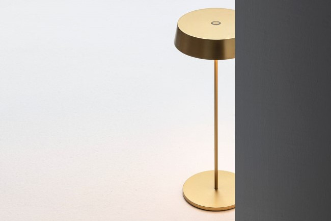 AINUR: UNA LAMPADA IN STILE INDUSTRIALE